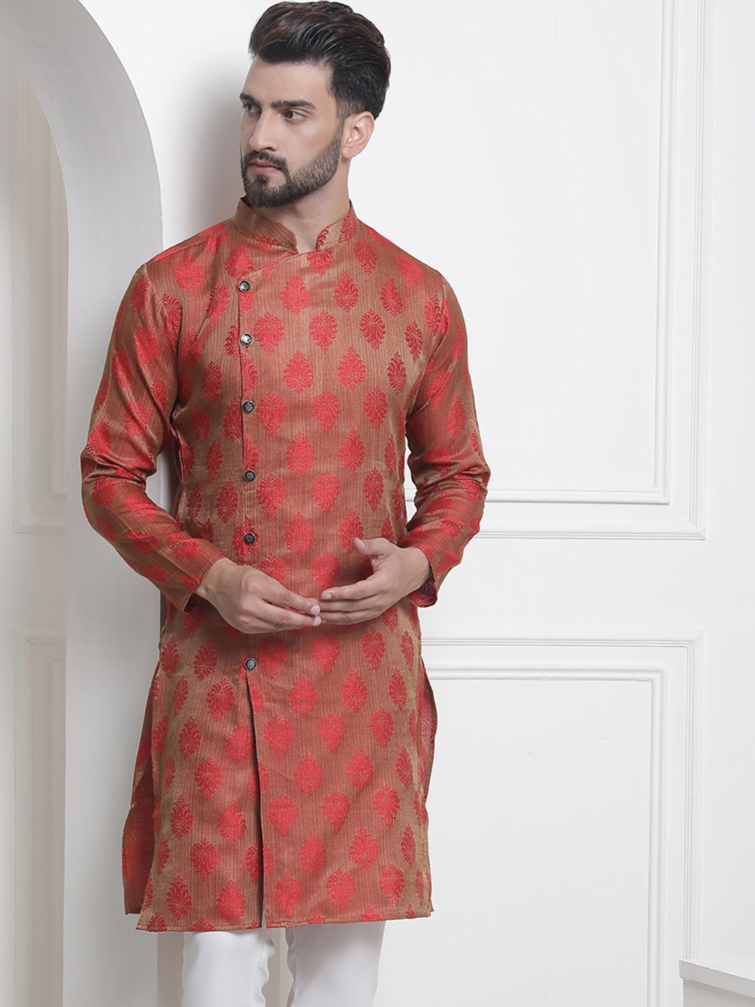 

SOJANYA Woven Design Zari Regular Kurta, Red