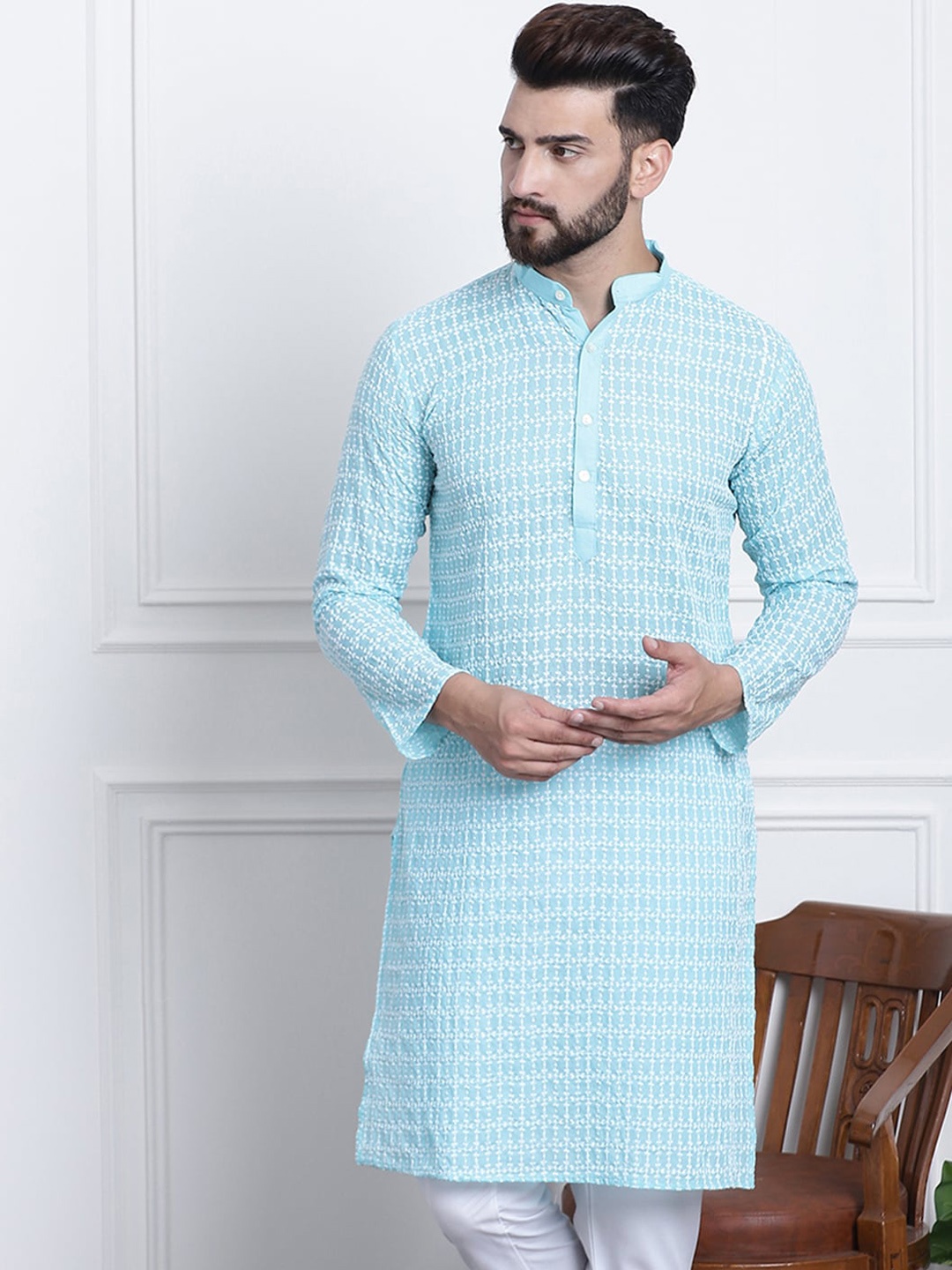 

SOJANYA Floral Embroidered Mandarin Collar Pure Cotton Straight Kurta, Blue