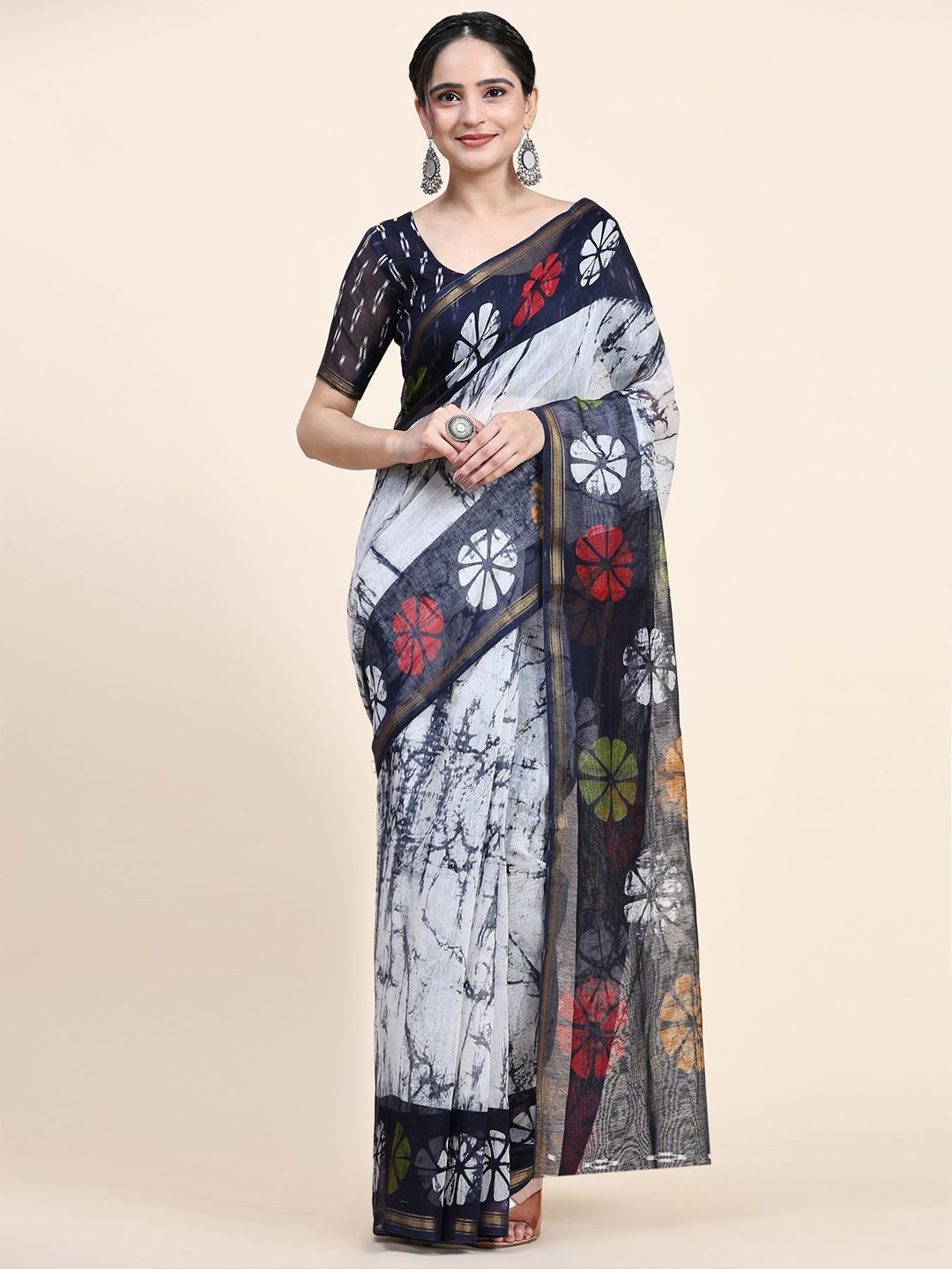 

RACHNA Ethnic Motifs Printed Saree, White