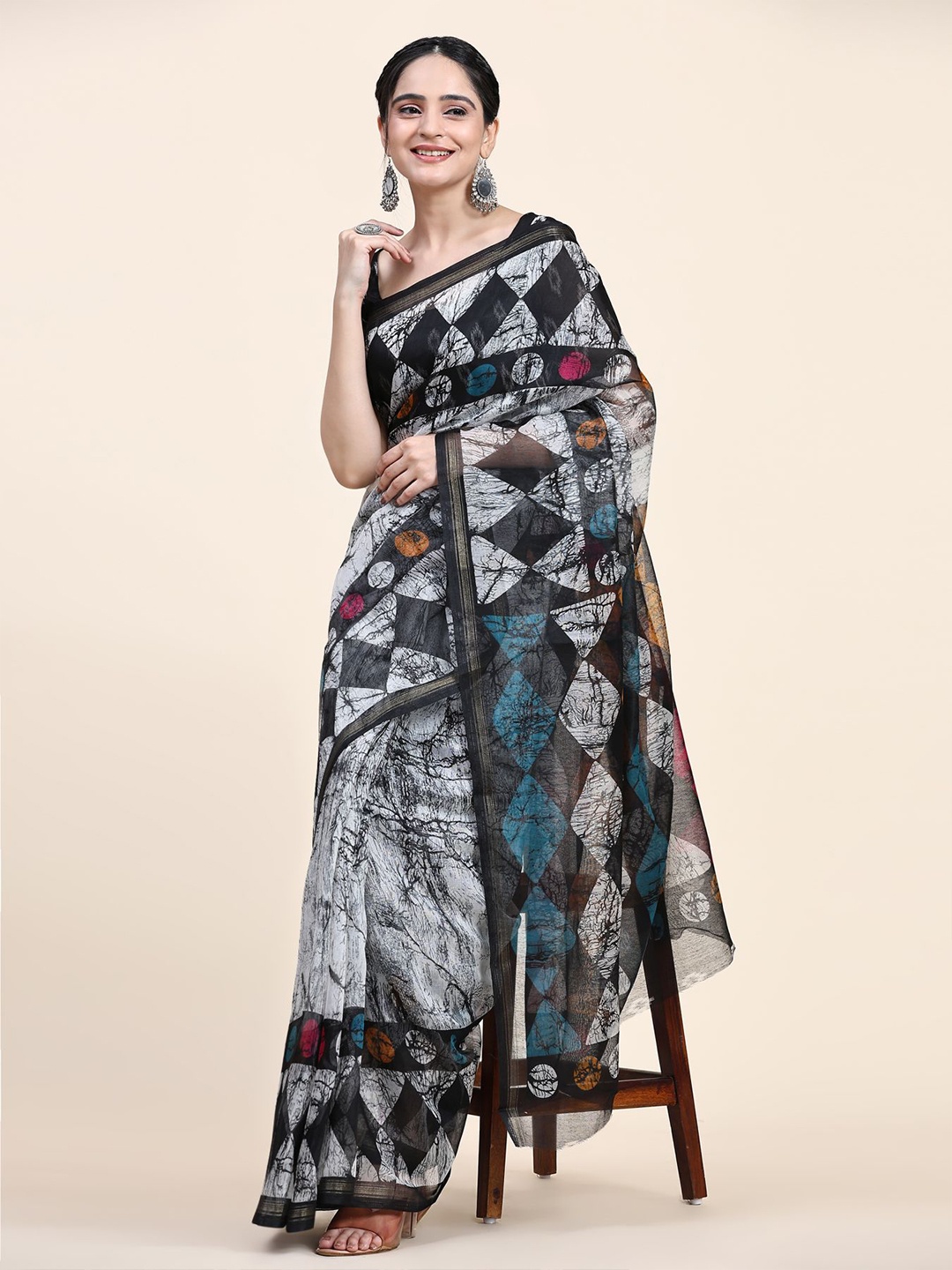 

RACHNA Tie and Dye Zari Linen Blend Saree, Black