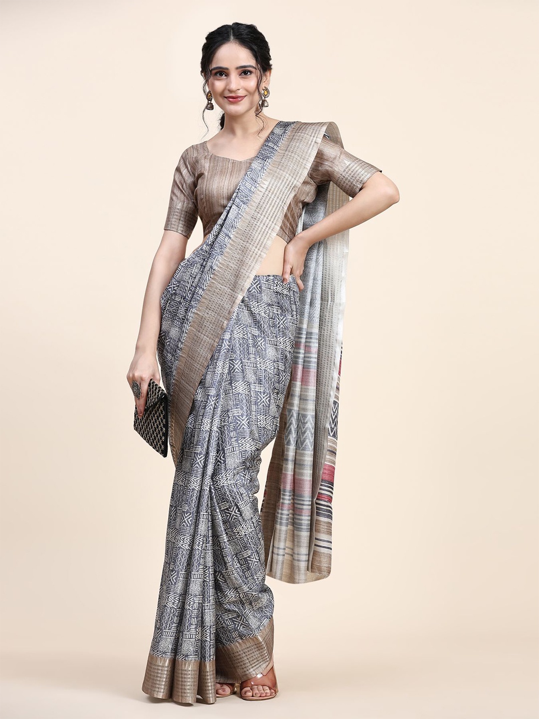 

RACHNA Geometric Printed Zari Pure Silk Tussar Saree, Grey