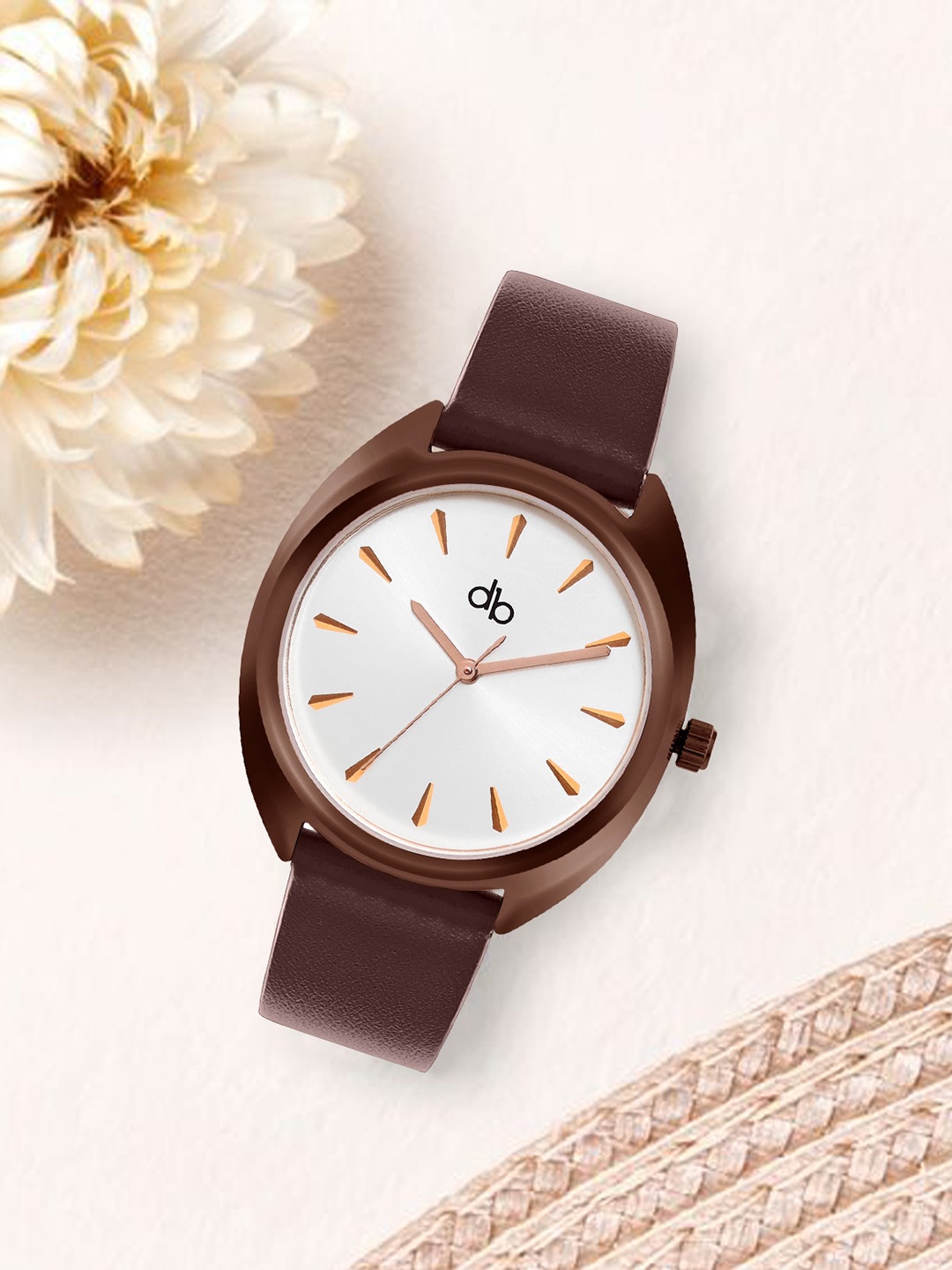 

DressBerry Women Round Analogue Watch DB0006K, Brown