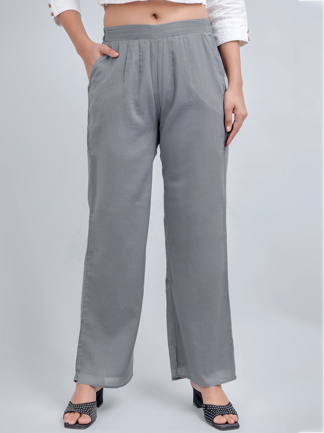 

SUTI Women Loose Fit Cotton Parallel Trousers, Grey