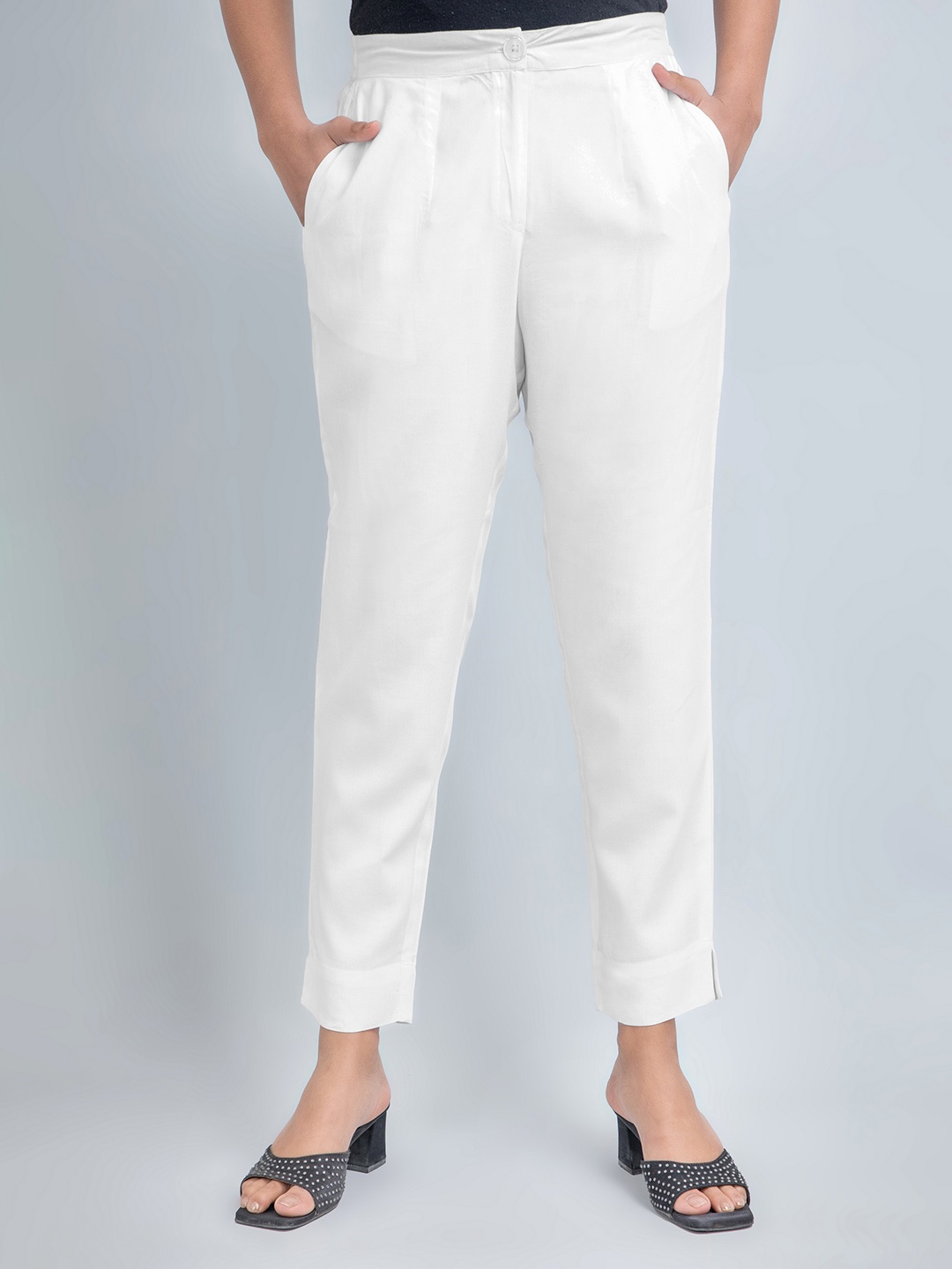 

SUTI Women Solid Mid-Rise Cotton Trousers, White