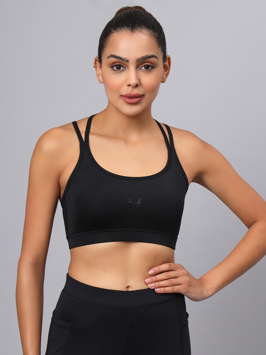 

skyria Full Coverage Multiway Straps Seamless Workout Bra Moisture Wicking, Black