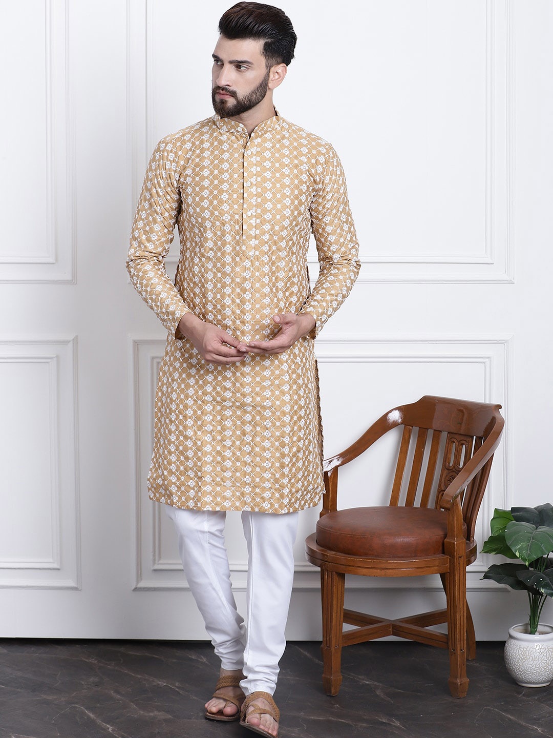 

SOJANYA Ethnic Motif Embroidered Straight Chikankari Kurta with Churidar, Gold
