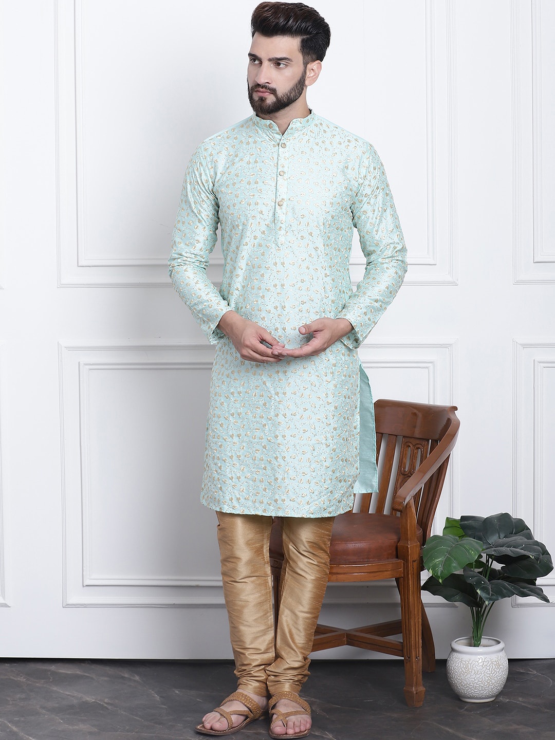 

SOJANYA Ethnic Motifs Embroidered Regular Thread Work Silk Cotton Kurta With Churidar, Sea green