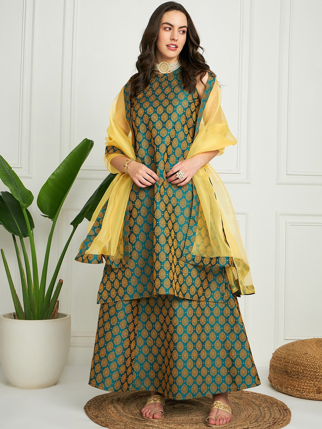 

InWeave Woven Design Sleeveless Straight Kurta With Palazzos & With Dupatta, Green