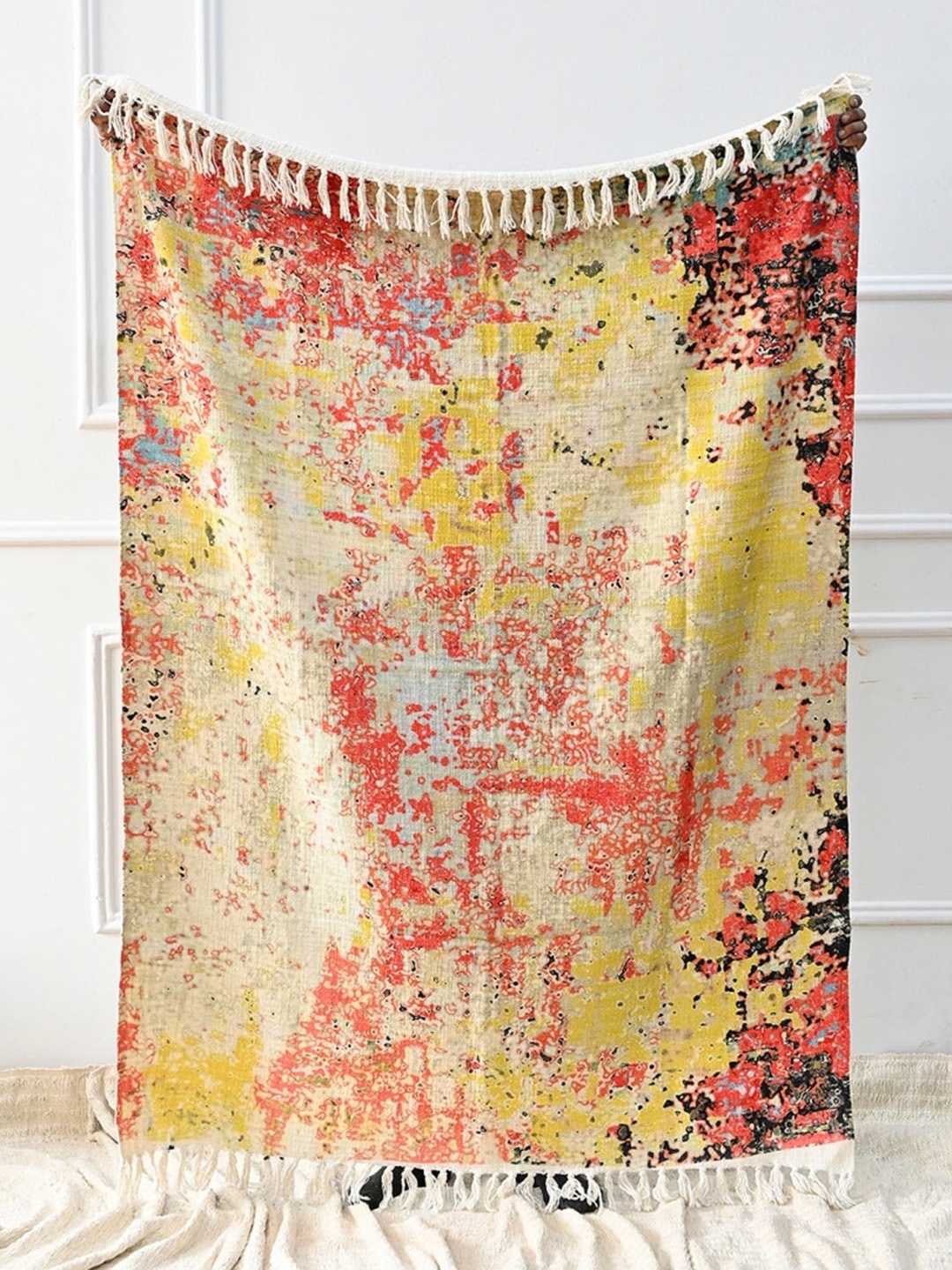 

Art Avenue Papillon Red Printed Rectangular Throw