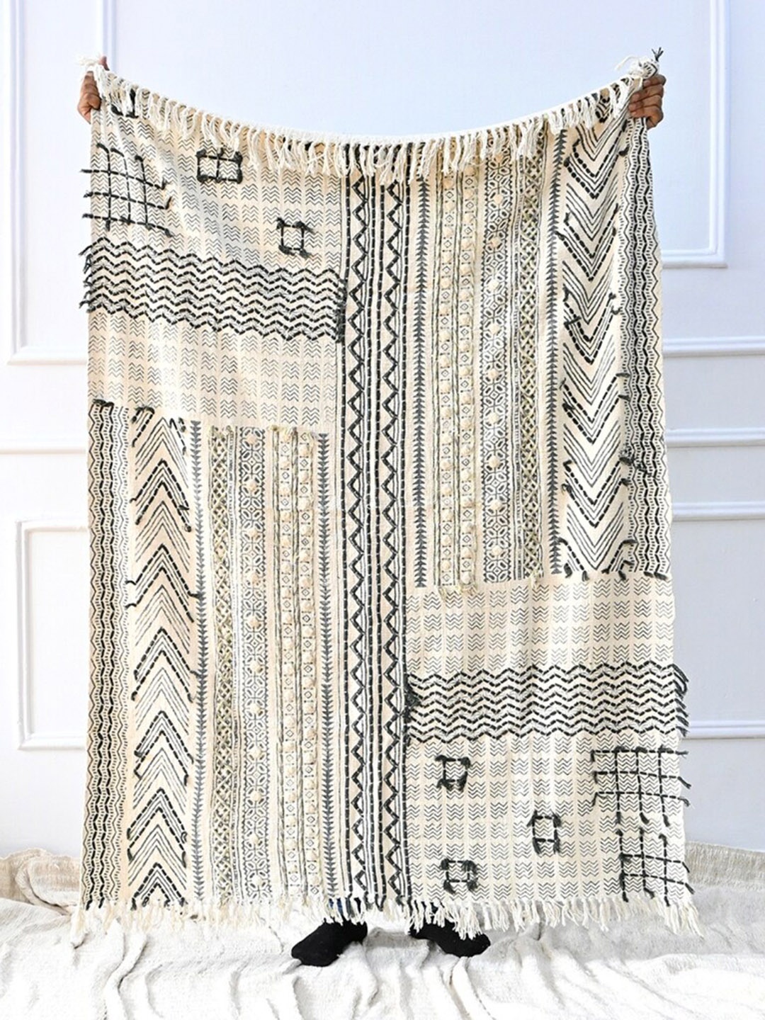 

Art Avenue Cotton Rectangular Throws, Beige