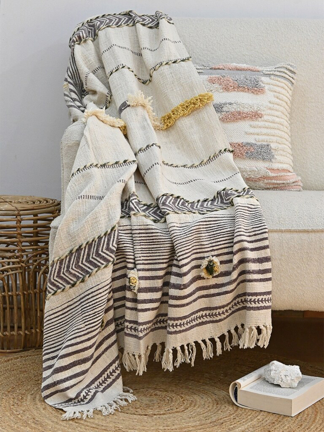 

Art Avenue Beige Printed Cotton Rectangular Throw