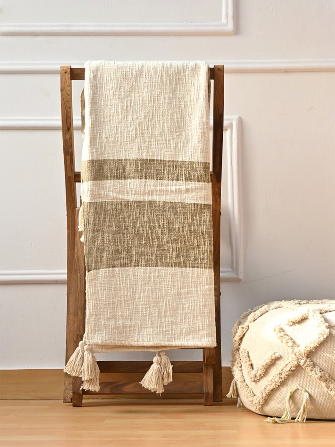 

Art Avenue Acute Beige Printed Cotton Rectangular Throw