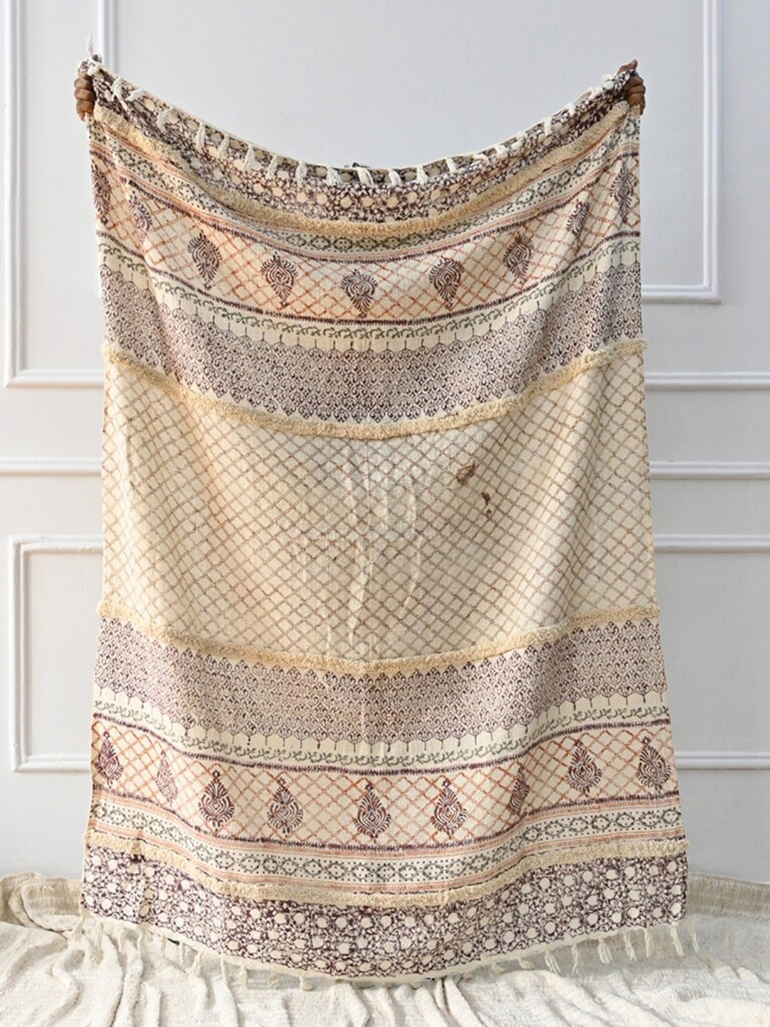 

Art Avenue Beige & Brown Printed Cotton Rectangular Throw