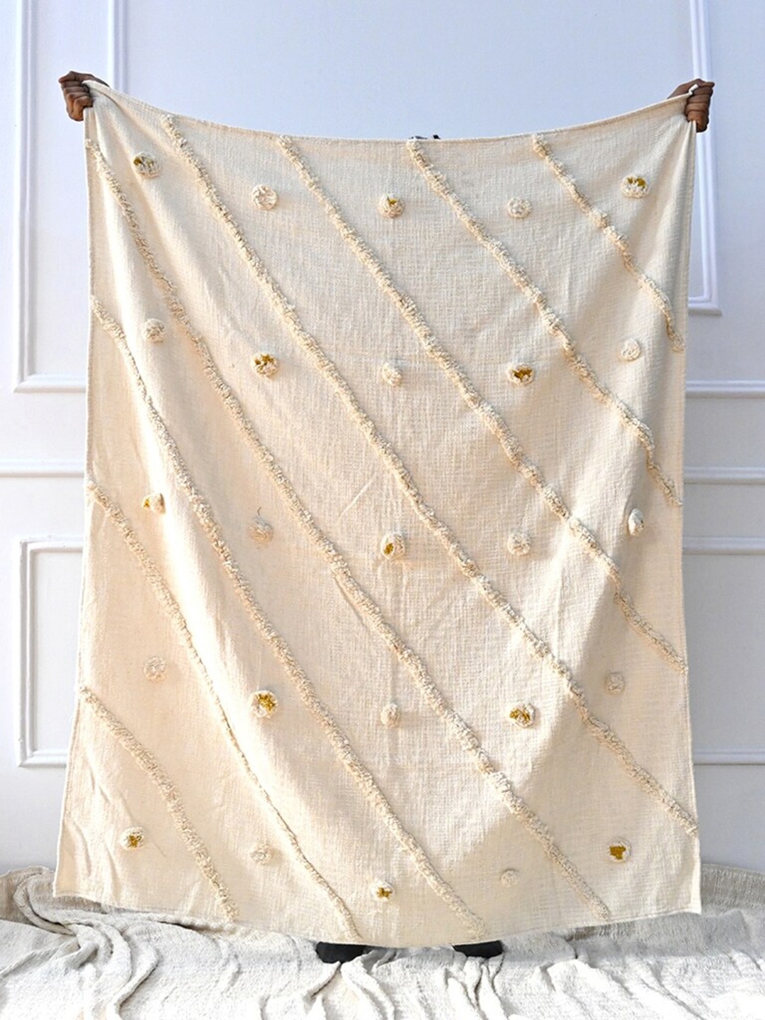 

Art Avenue Serpentine Boho Beige Self Design Cotton Rectangular Throw