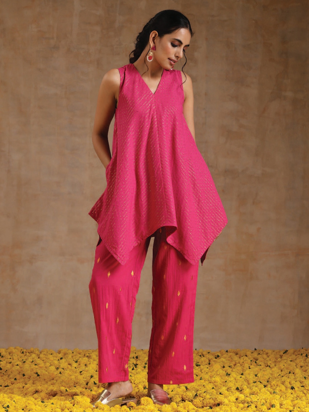 

trueBrowns Embroidered Sleeveless Pure Cotton Tunic & Trouser, Pink