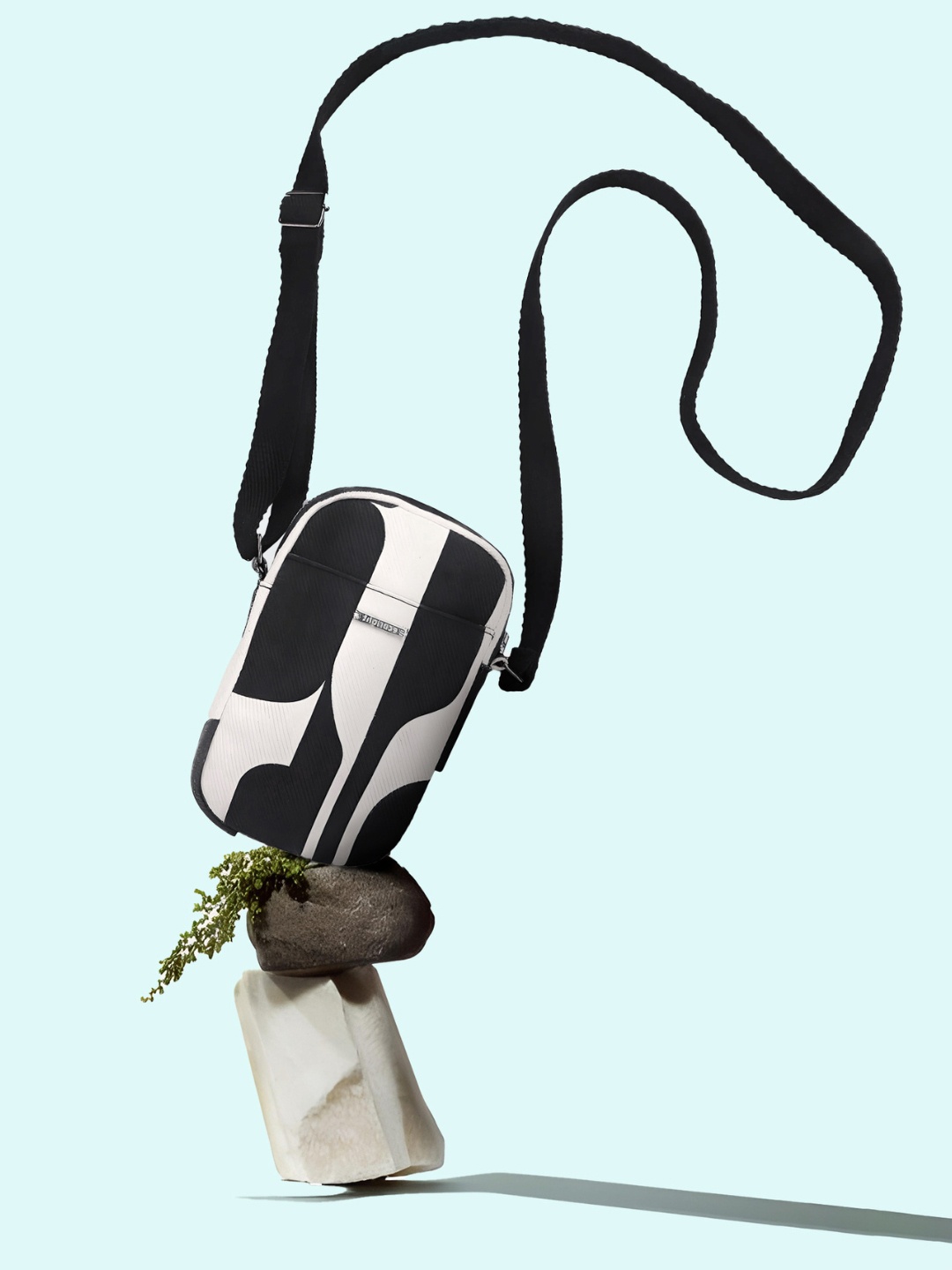 

EcoRight Abstract Cotton Mobile Sling Bag, Cream