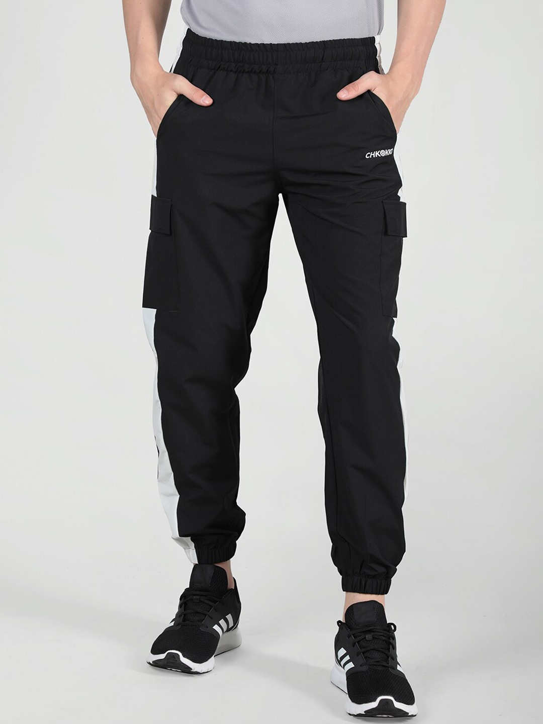 

CHKOKKO Men Mid-Rise Joggers, Black