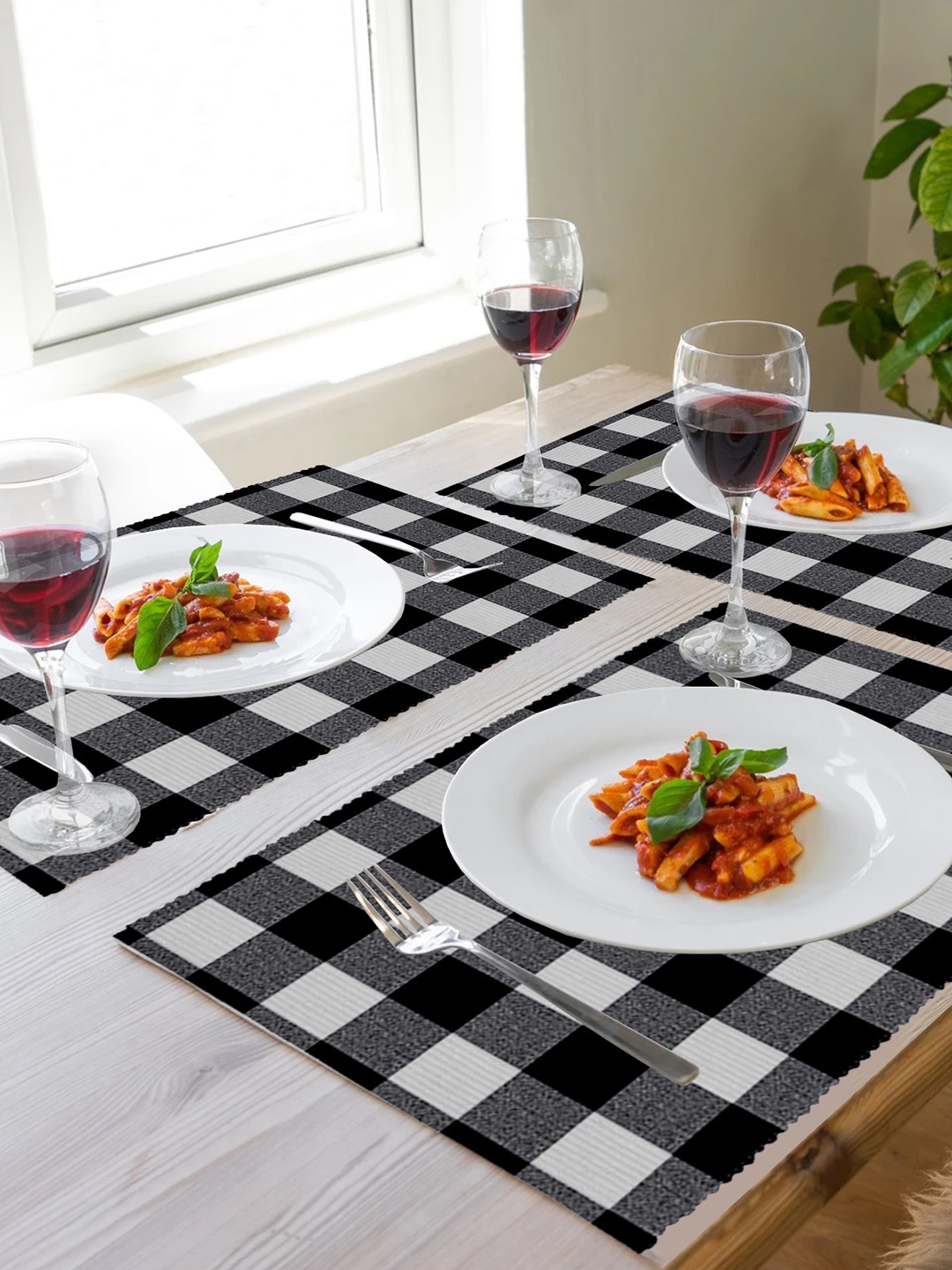

Lushomes 4 Pieces Black & White Checked Pure Cotton Table Placemats