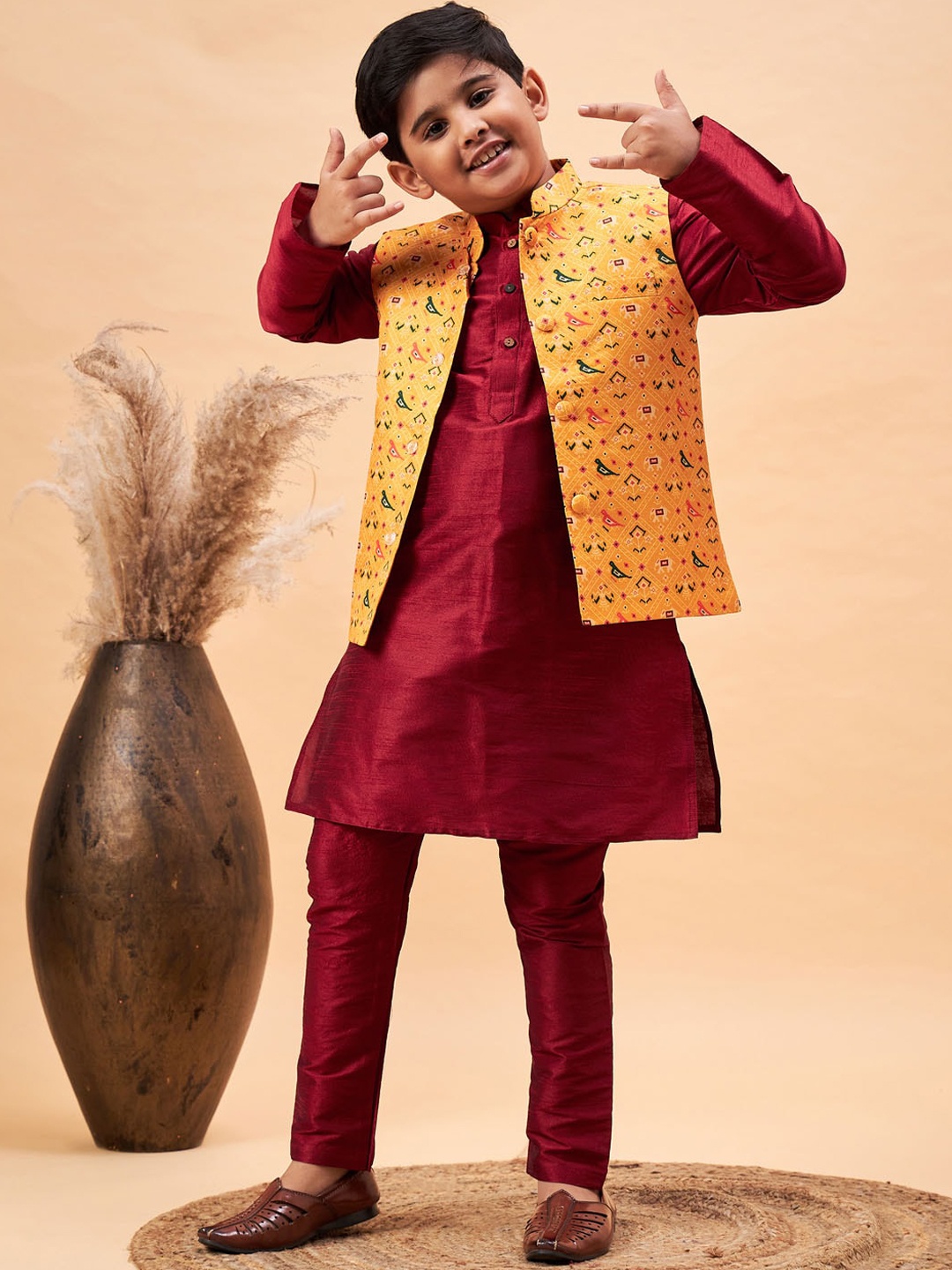 

VASTRAMAY Boys Regular Kurta & Pyjamas With Patola Nehru Jacket, Maroon