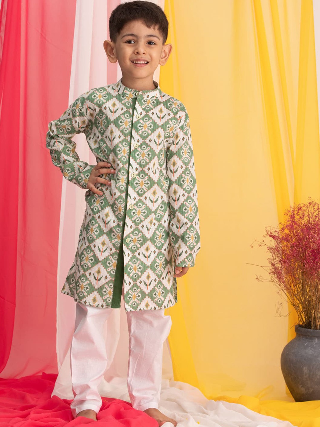 

VASTRAMAY Boys Ethnic Motifs Printed Regular Ikat Kurta With Pyjamas, Green