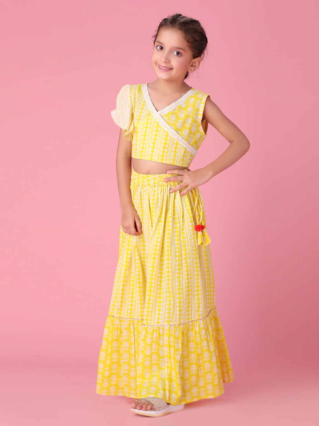 

HERE&NOW Girls Yellow & White Printed Ready to Wear Lehenga & Choli