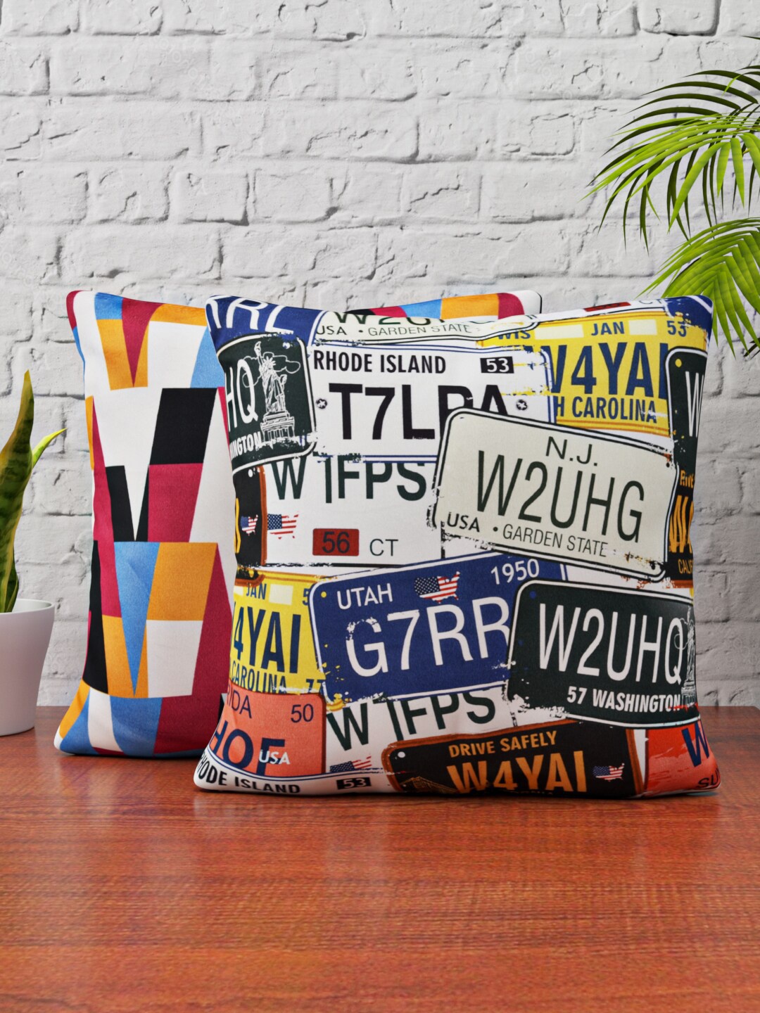 

HERE&NOW Coral & Black 2 Pieces Abstract Square Cushion Covers