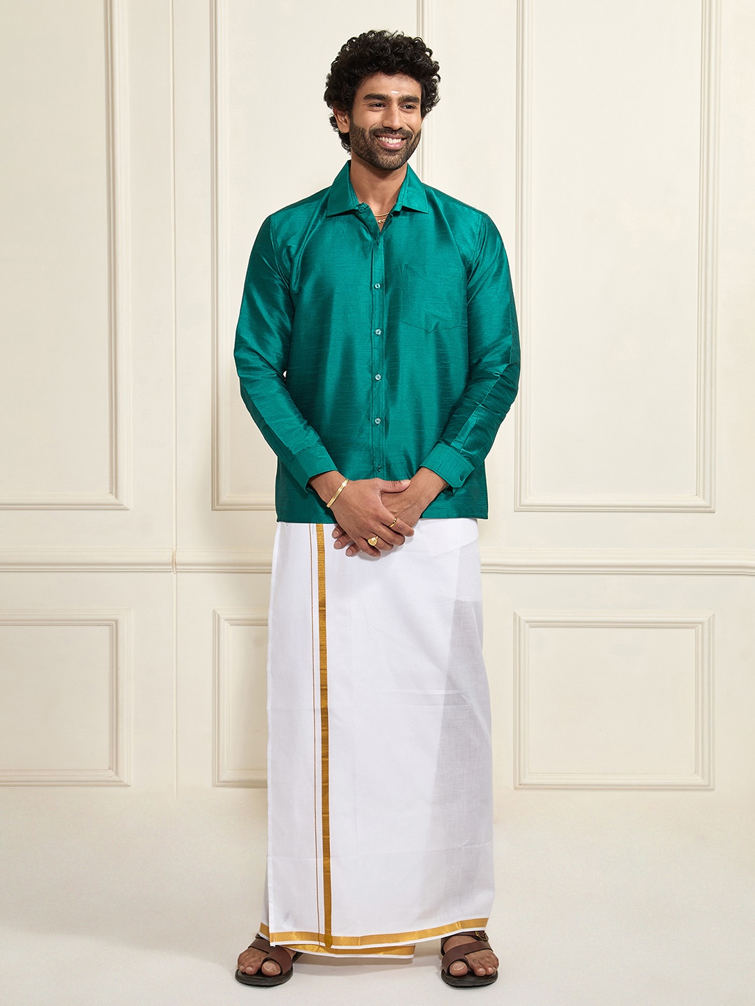 

VASTRAMAY Shirt Collar Ethnic Shirt And Mundu Set, Green