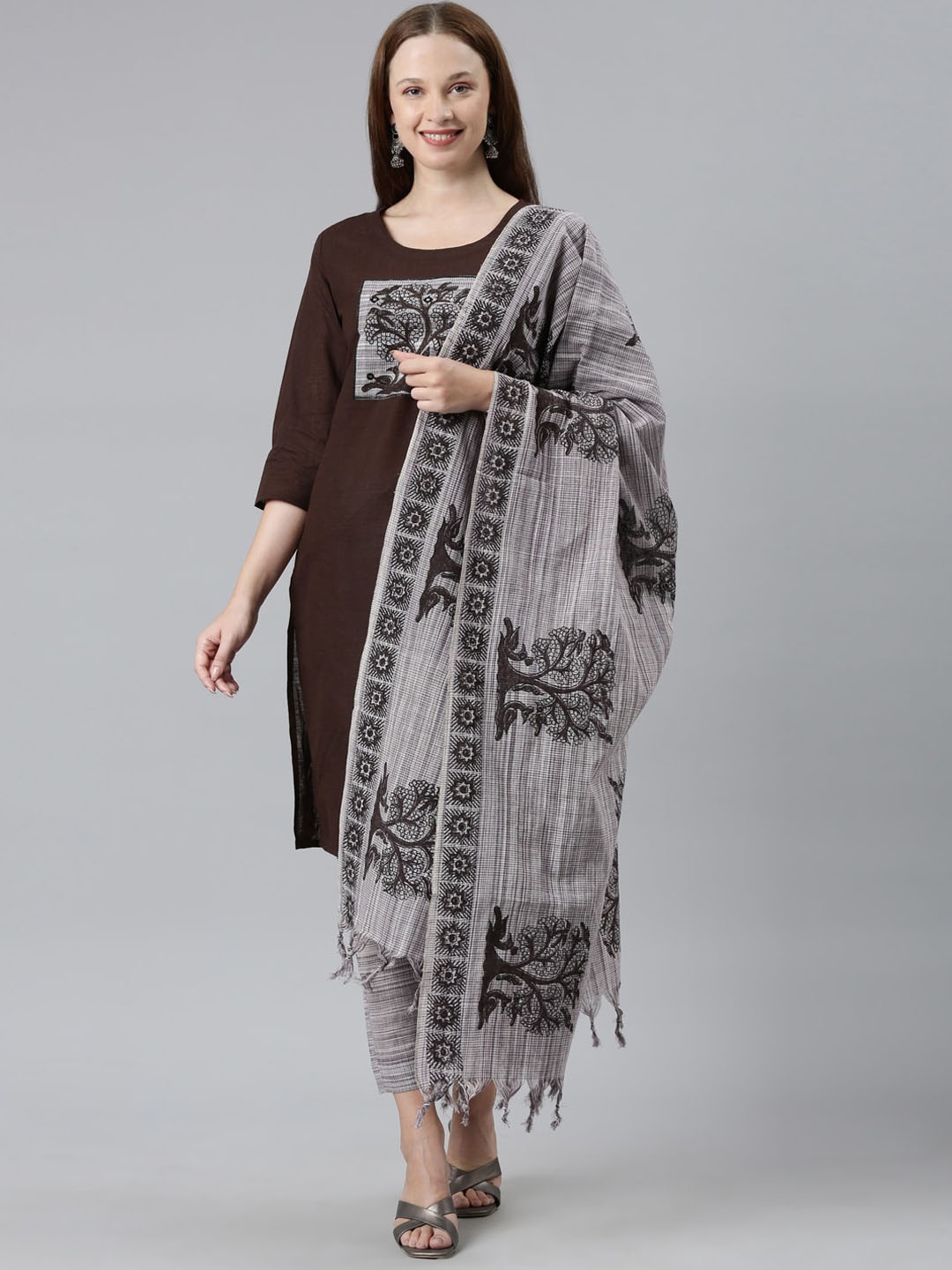 

FLAVIDO Ethnic Motifs Printed Pure Cotton Kurta With Trousers & Dupatta, Brown