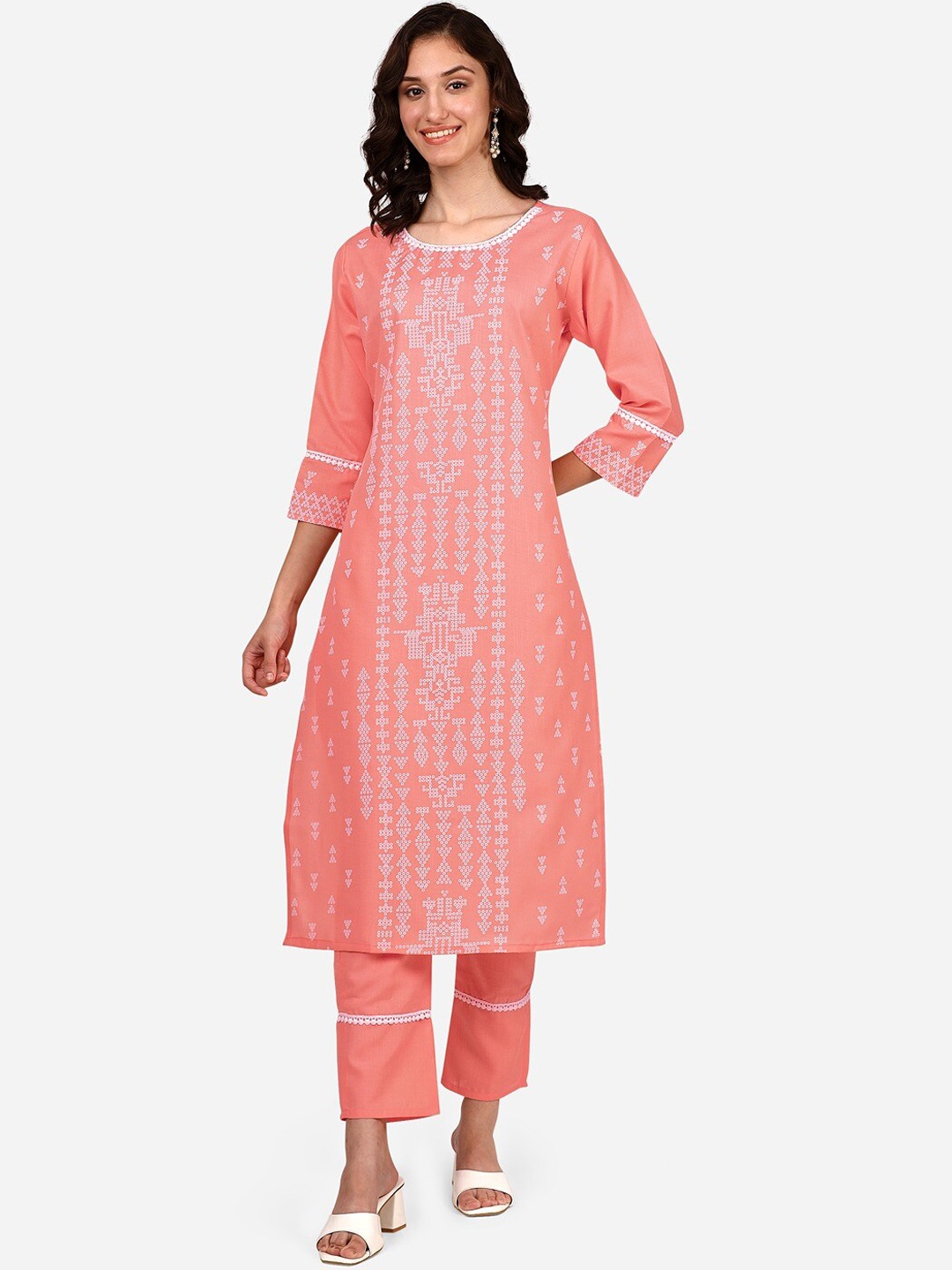 

STYLE SAMSARA Floral Printed Regular Kurta With Trousers, Pink