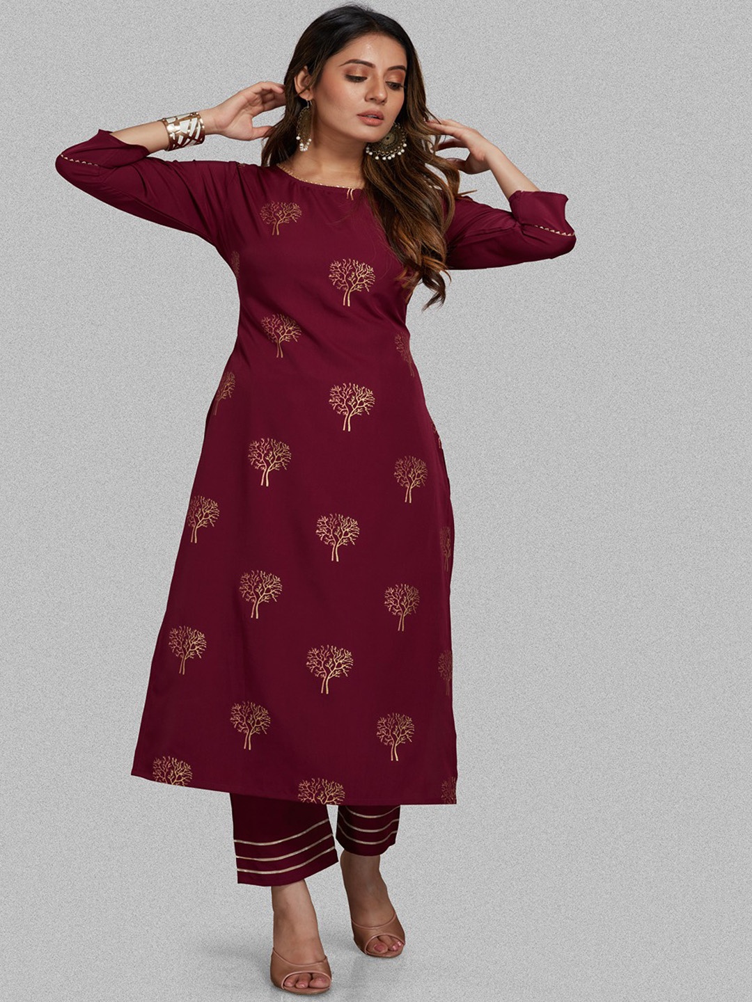 

STYLE SAMSARA Floral Printed Silk Crepe Kurta With Trousers, Maroon