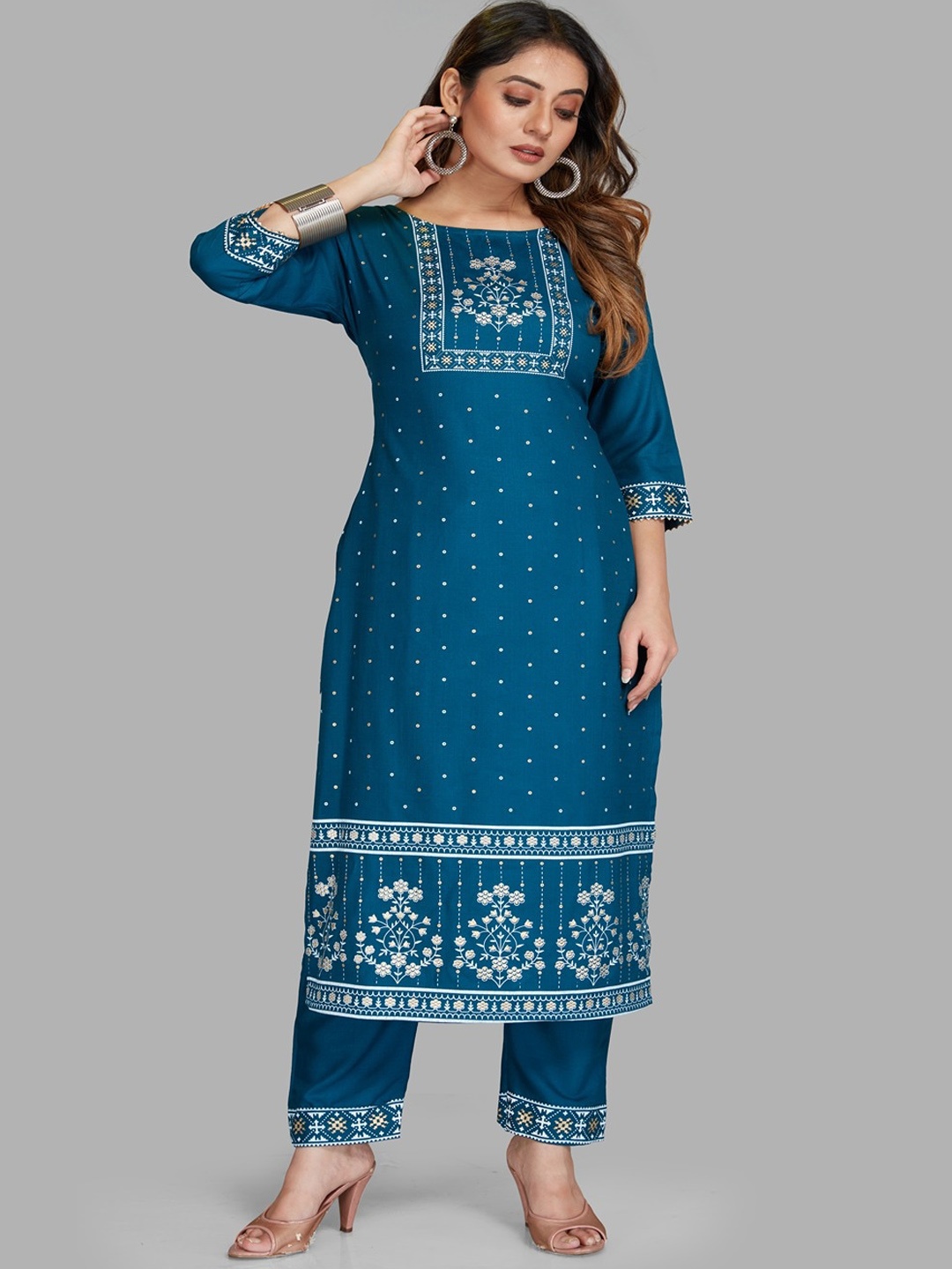 

STYLE SAMSARA Floral Printed Regular Kurta With Trousers, Blue