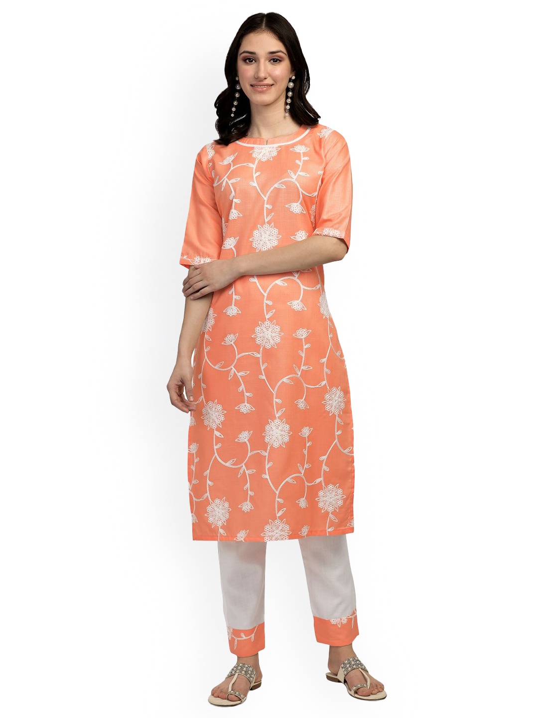 

STYLE SAMSARA Women Peach-Coloured Floral Embroidered Regular Thread Work Kurta with Trousers