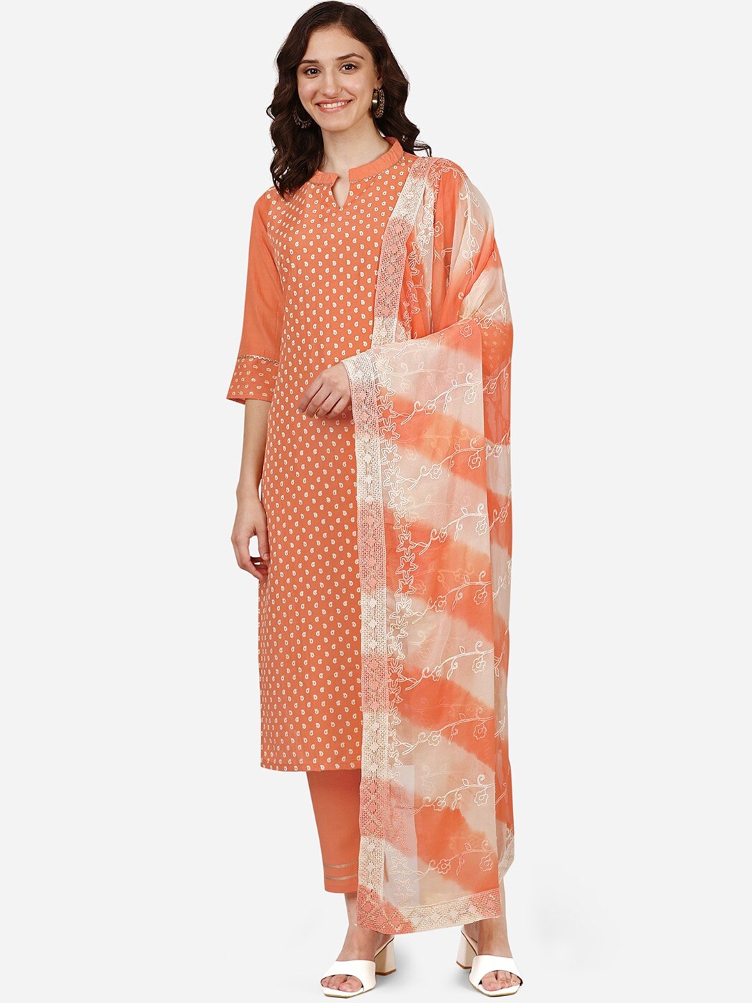 

STYLE SAMSARA Paisley Embroidered Thread Work Kurta with Trousers & With Dupatta, Peach