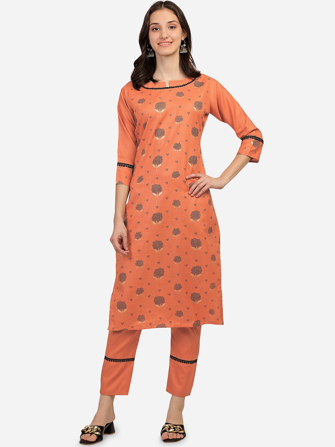 

STYLE SAMSARA Floral Printed Kurta With Trousers, Orange