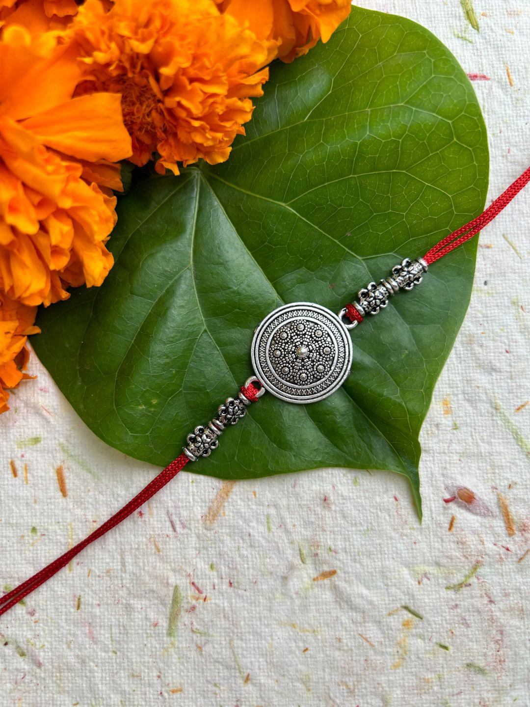 

FIROZA Vector Sacred Rakhi, Silver