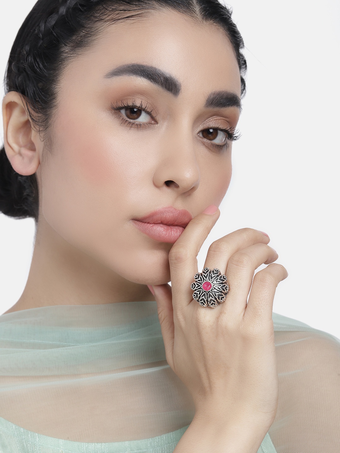 

LAIDA Silver-Plated Artificial Stone-Studded Oxidised Adjustable Finger Ring