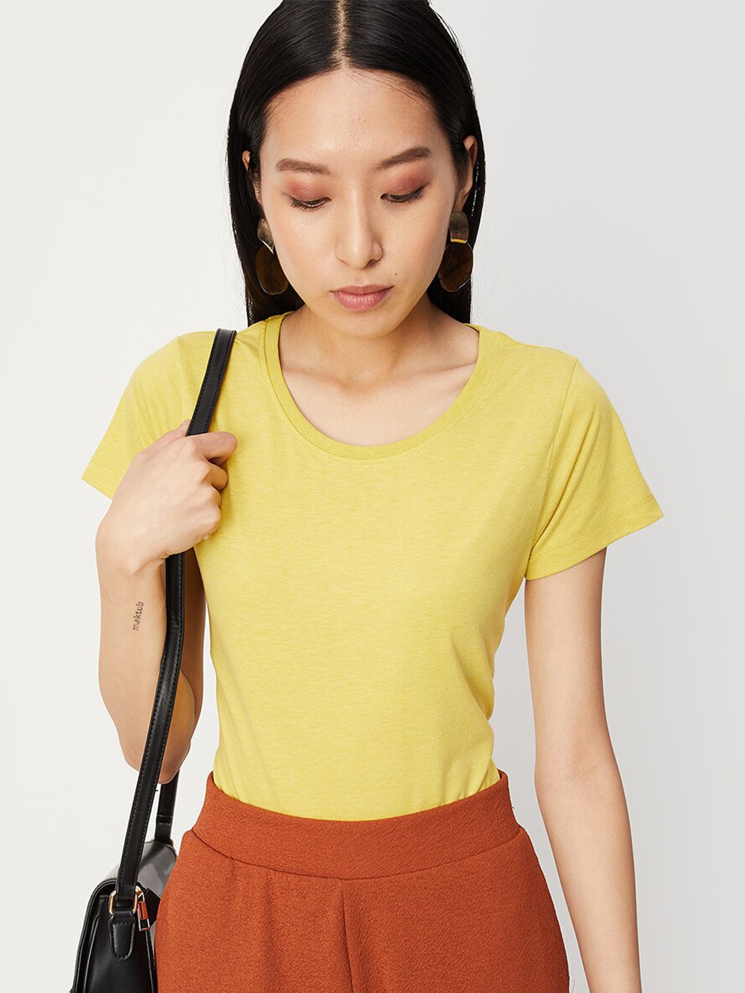 

max Round Neck T-shirt, Yellow