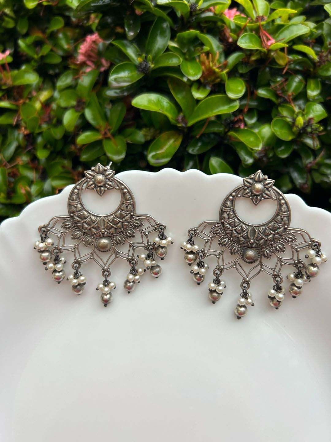 

LAIDA Silver-Plated Oxidised Classic Chandbalis