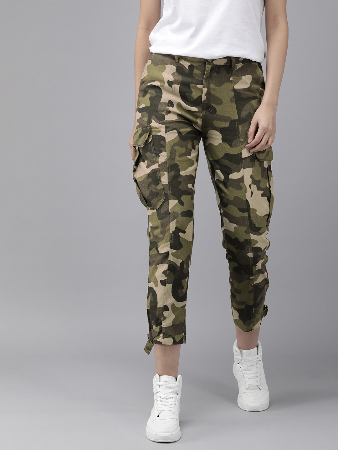 

The Roadster Life Co. Women Pure Cotton Camouflage Printed Cargos, Olive