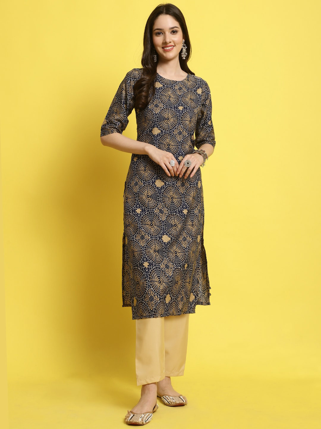 

KALINI Ethnic Motifs Printed Regular Kurta With Pyjamas, Black