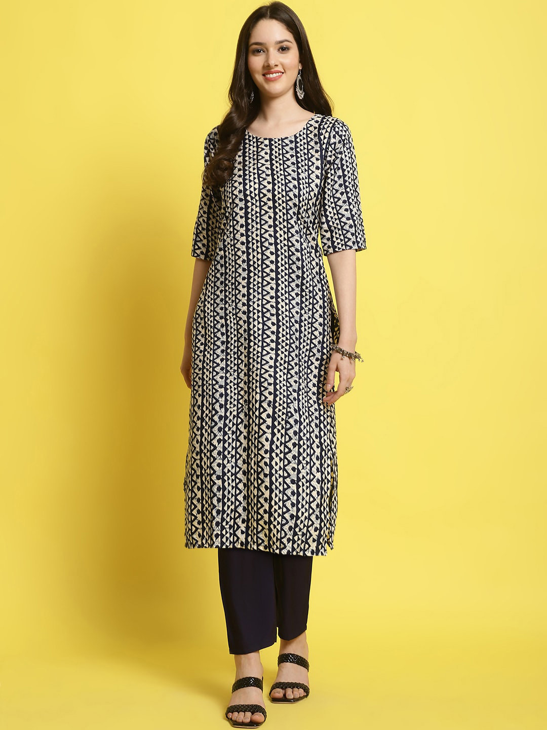 

KALINI Ethnic Motifs Printed Regular Kurta with Trousers, Black
