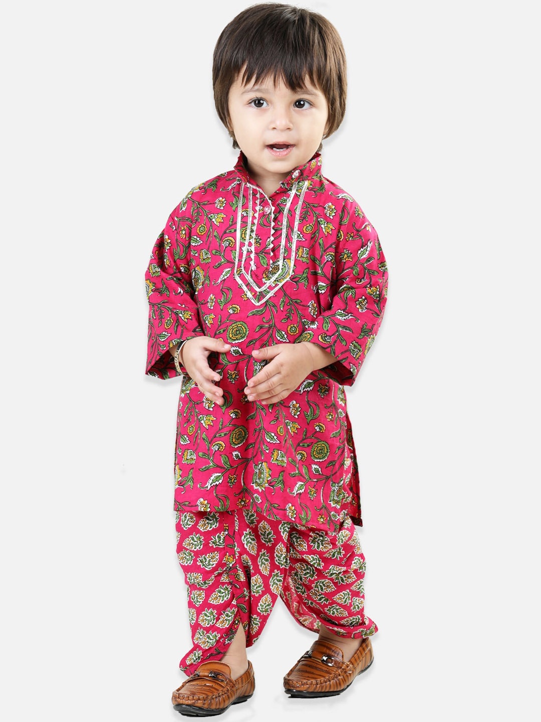 

BownBee Boys Floral Printed Gotta Patti Pure Cotton Kurta With Dhoti Pants, Pink