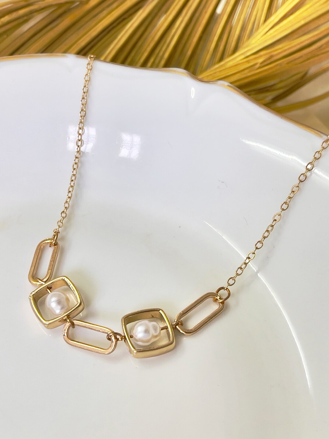 

Ayesha Gold-Plated Pendent Necklace