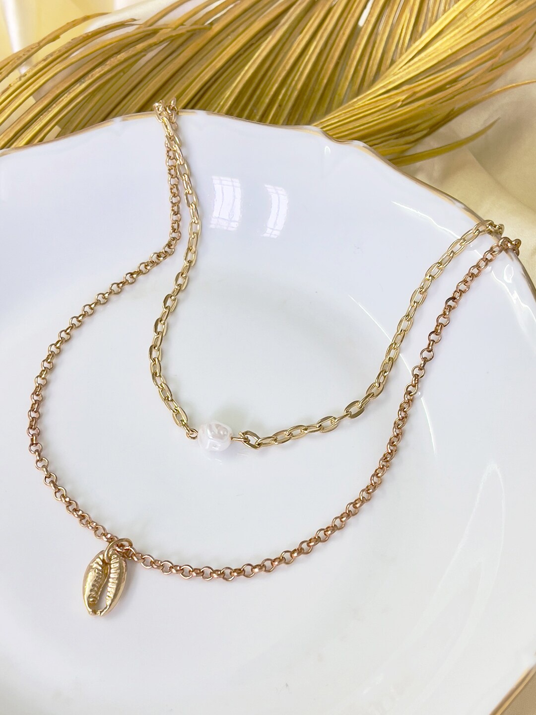 

Ayesha Gold-Plated Bead & Shell Pendant With Chain