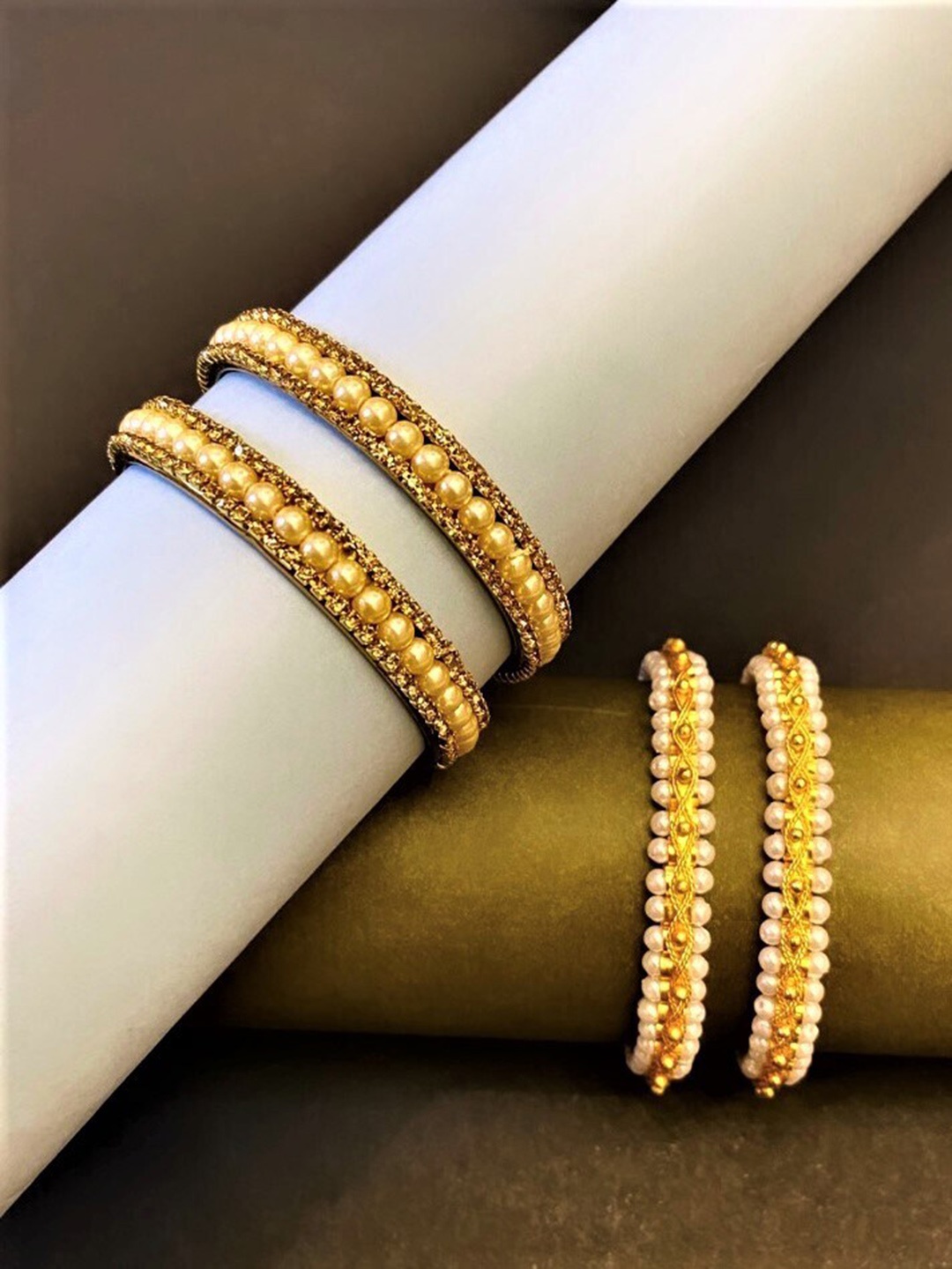 

ATIBELLE Set Of 4 Gold-Plated & Pearl Beaded Bangles