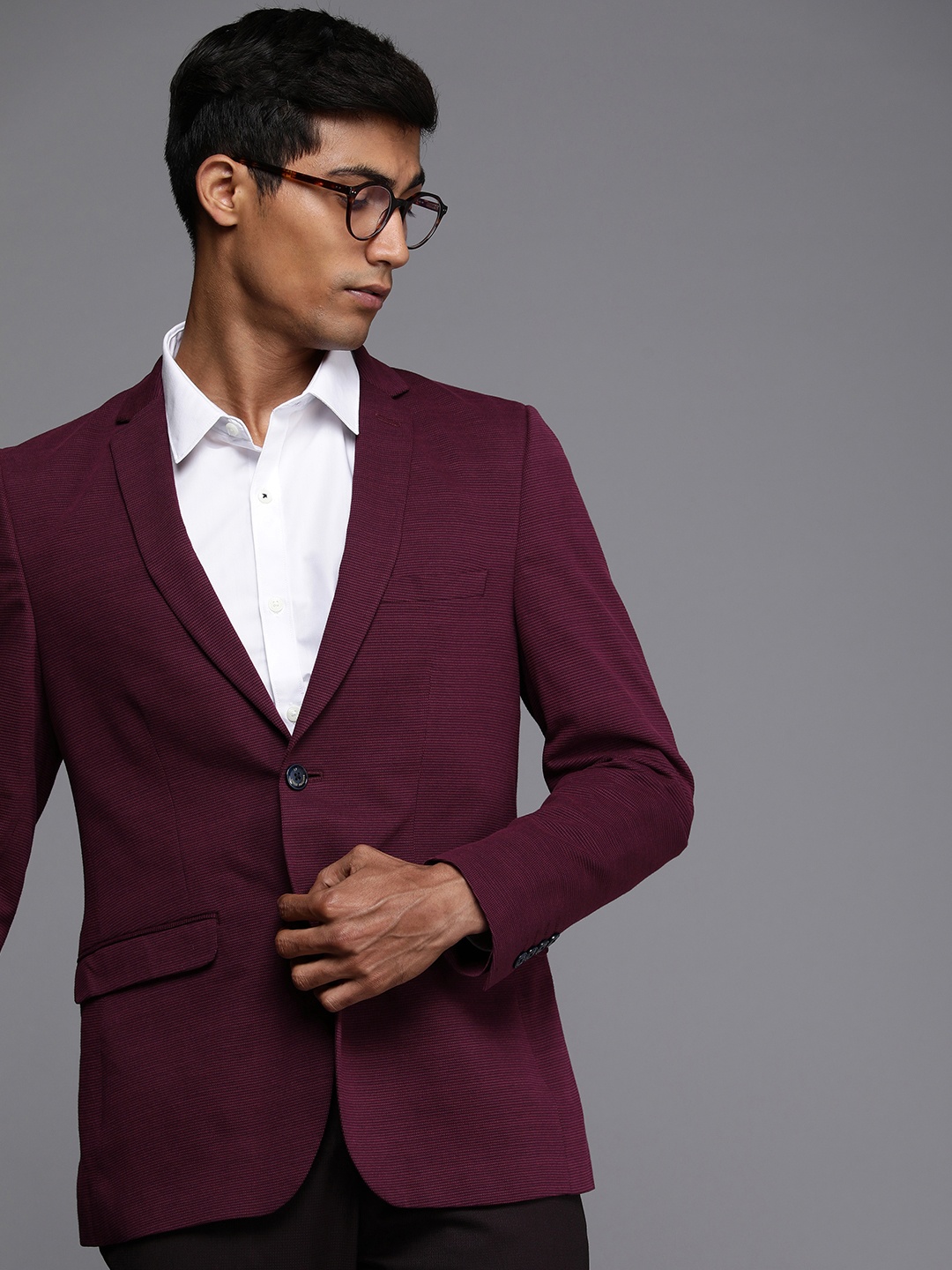 

Louis Philippe Sport Self Design Pure Cotton Super Slim Fit Single-Breasted Formal Blazer, Magenta