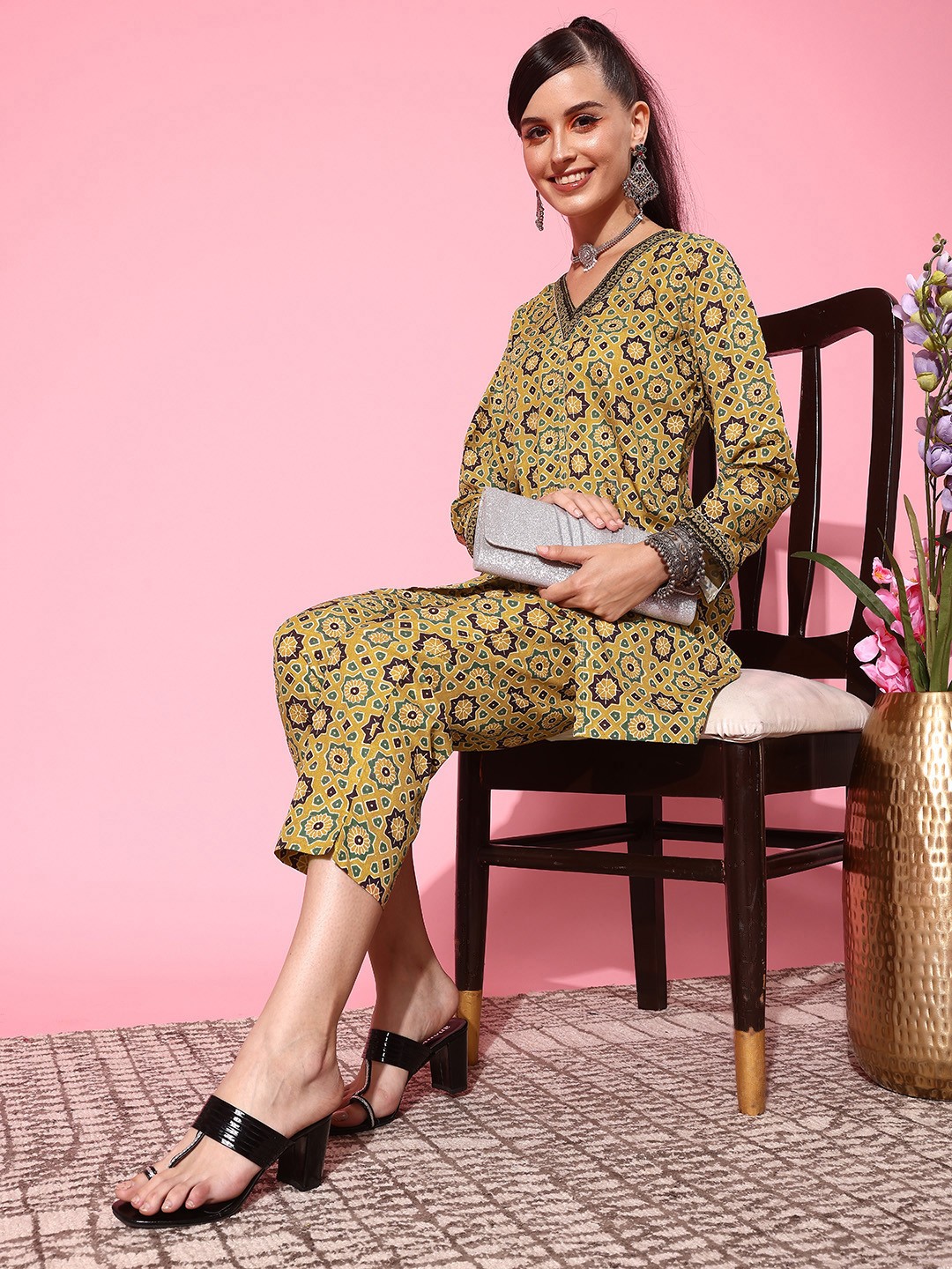 

Ahalyaa Women Printed Tunic with Trousers, Mustard