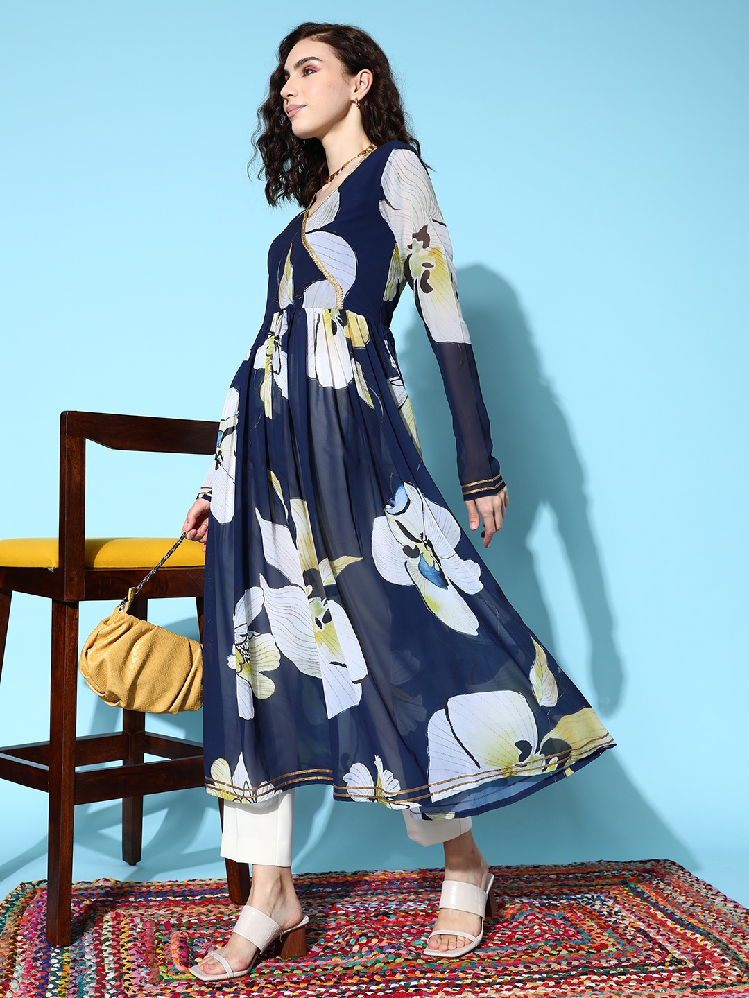 

Ahalyaa Women Floral Printed Gotta Patti Georgette Kurta, Navy blue