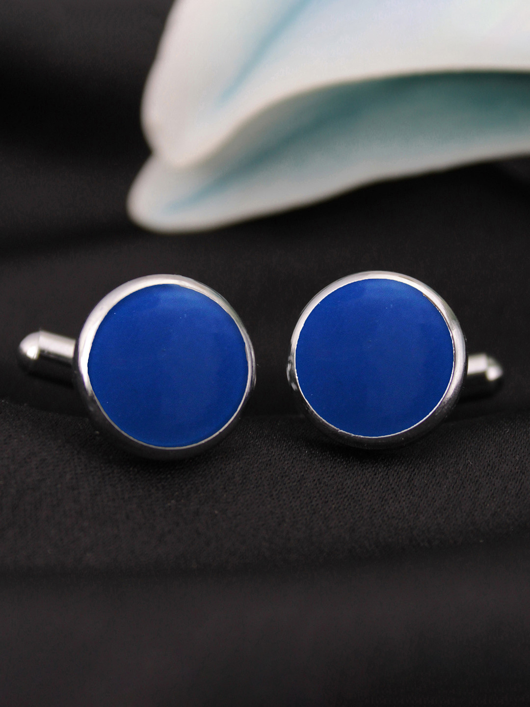 

Kavove Unisex The Classic Saga Cufflink, Blue