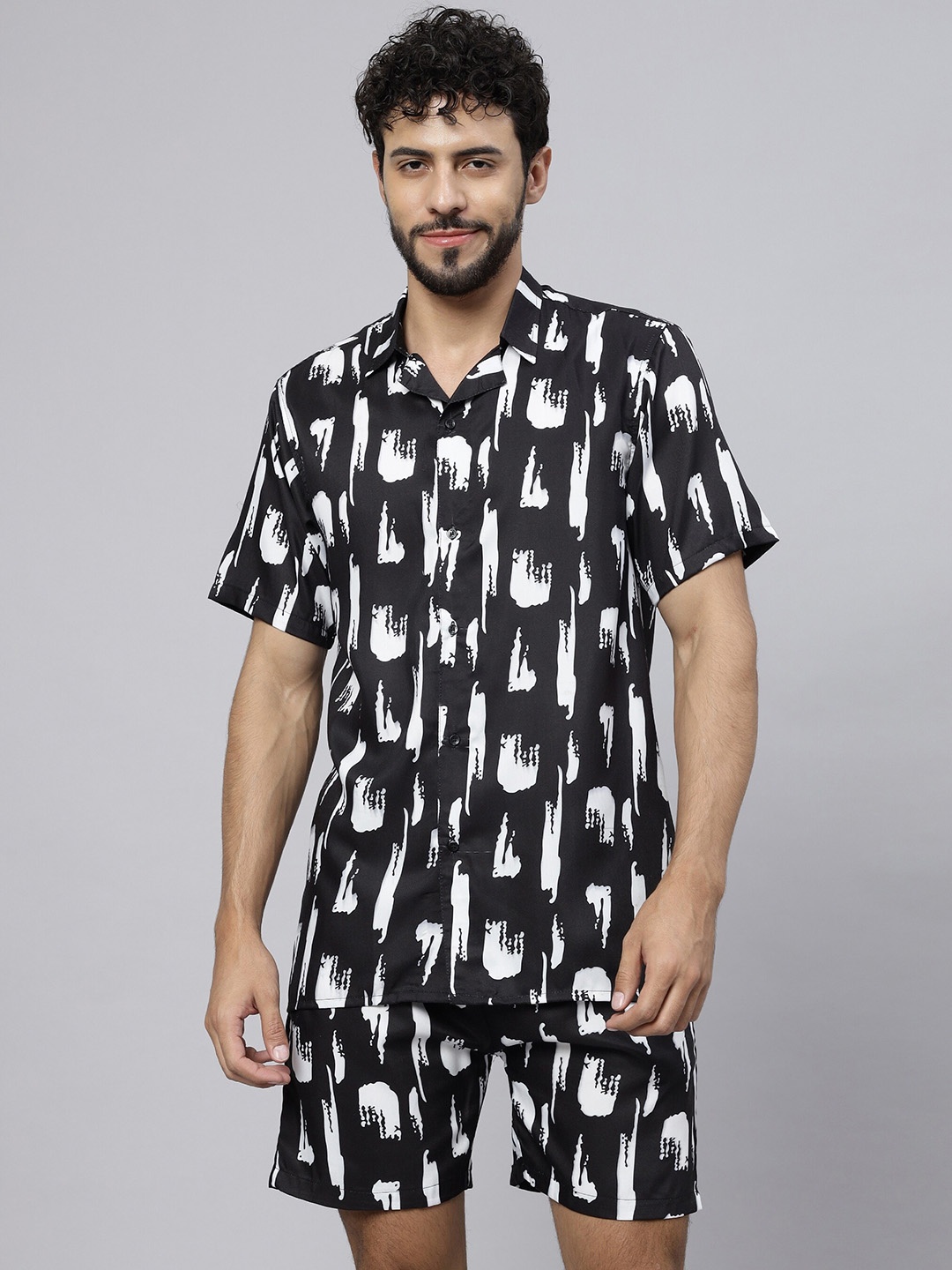 

Vrundavan ethics Printed Shirt With Shorts, Black